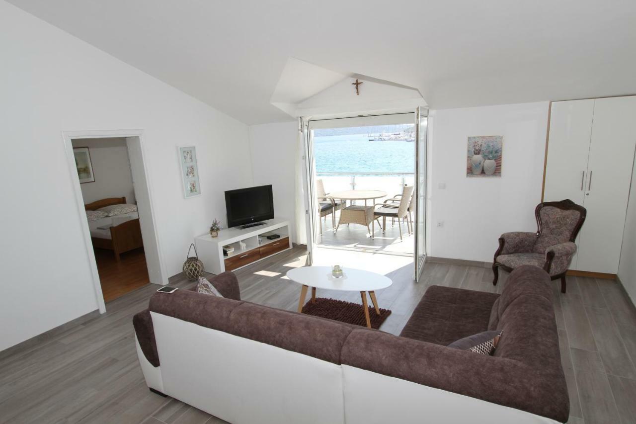 Kuca-Eldic Apartment Rogoznica  Bagian luar foto