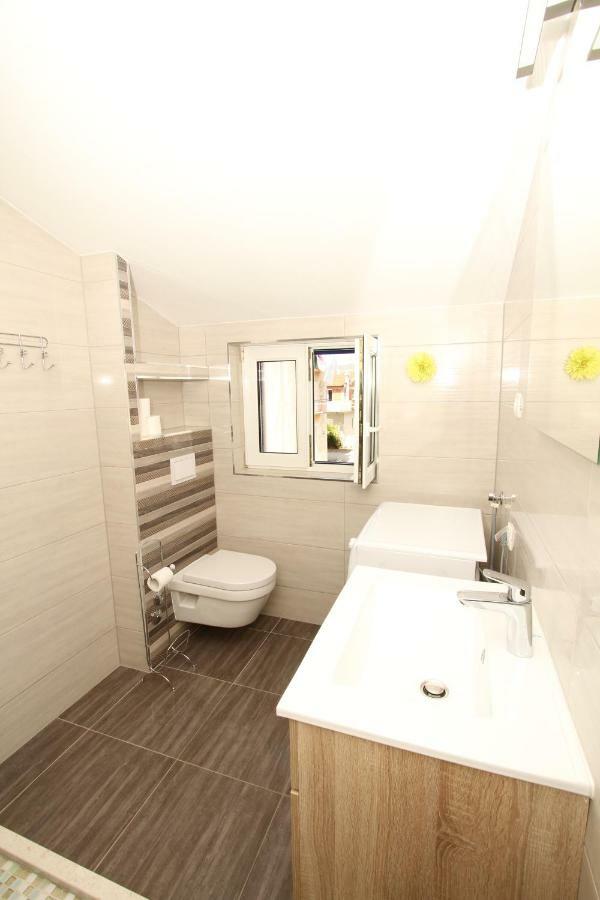 Kuca-Eldic Apartment Rogoznica  Bagian luar foto