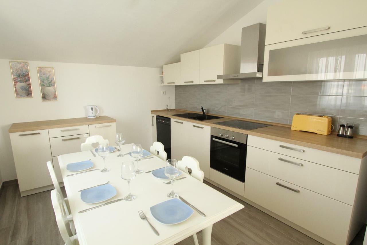 Kuca-Eldic Apartment Rogoznica  Bagian luar foto