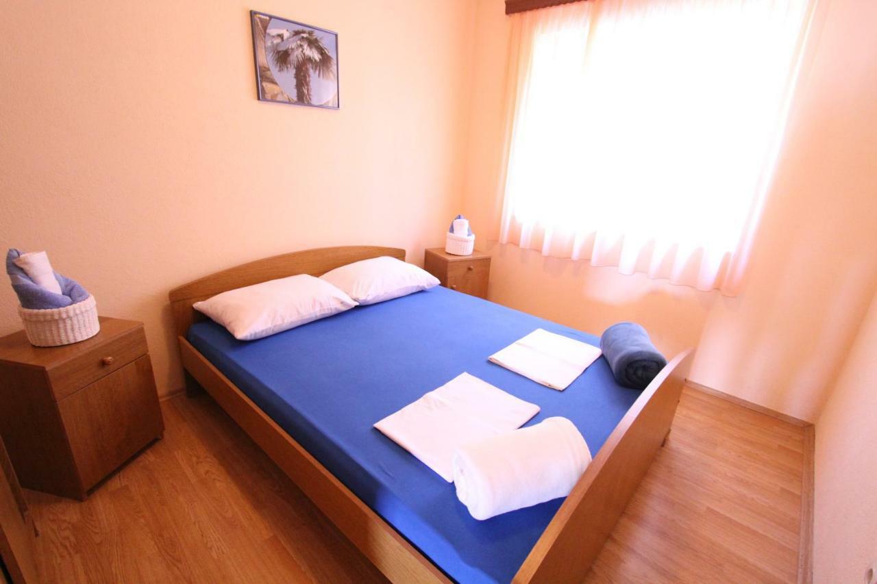 Kuca-Eldic Apartment Rogoznica  Bagian luar foto