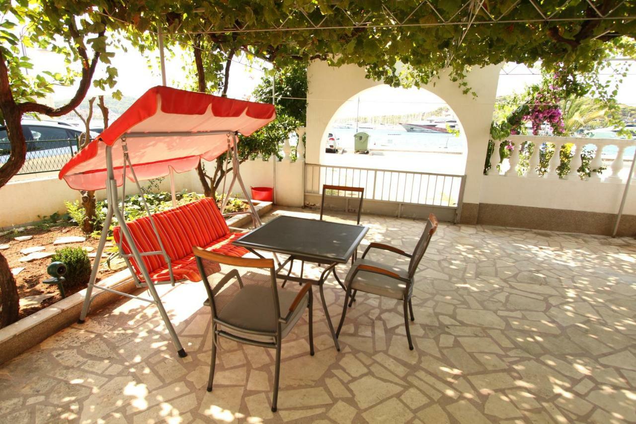 Kuca-Eldic Apartment Rogoznica  Bagian luar foto