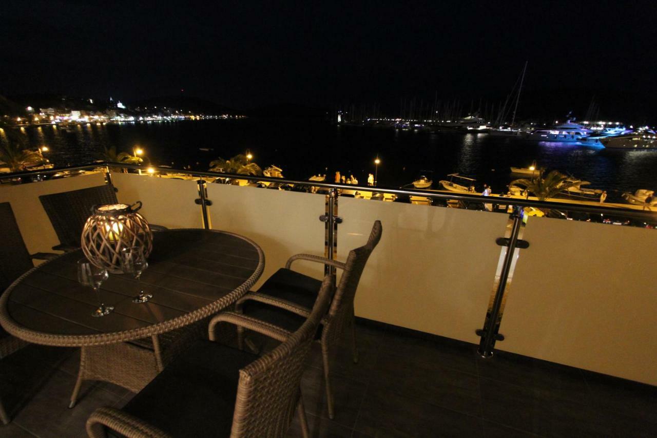 Kuca-Eldic Apartment Rogoznica  Bagian luar foto